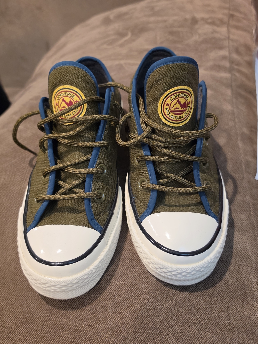 Converse Womens Mountaun Co. Olive Green Low-Top Sneakers with Blue Trim